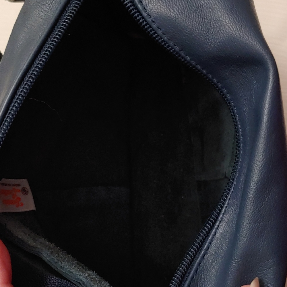 Leather Women's Belt Bag with adjustable strap - Picture 8 of 9